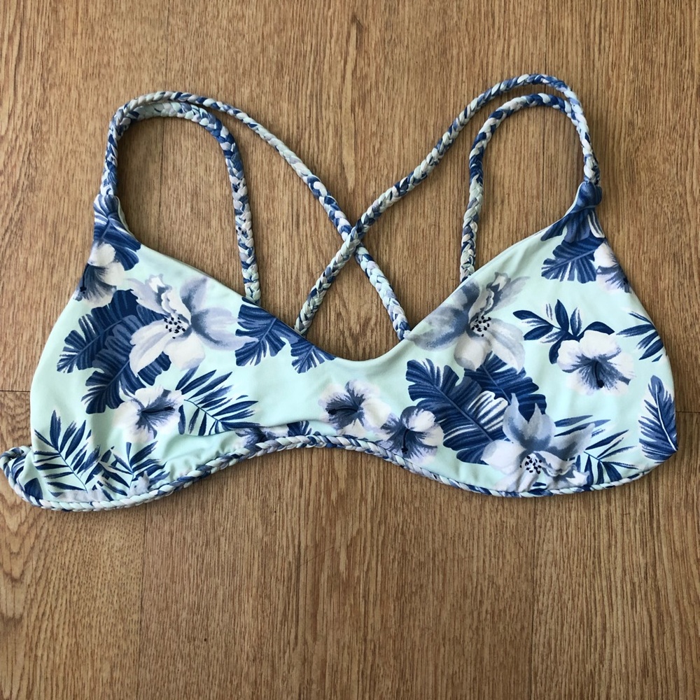Frankie’s Bikinis Kaia Top Hawaiian Mist- Medium